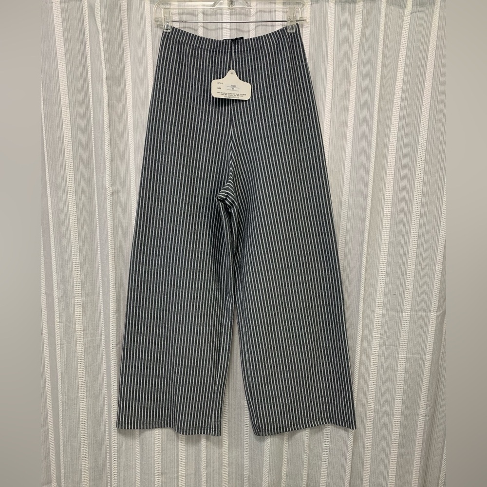 Angie NWT High Waist Wide Leg Gray White Stripe Dress Pants Trousers Size M